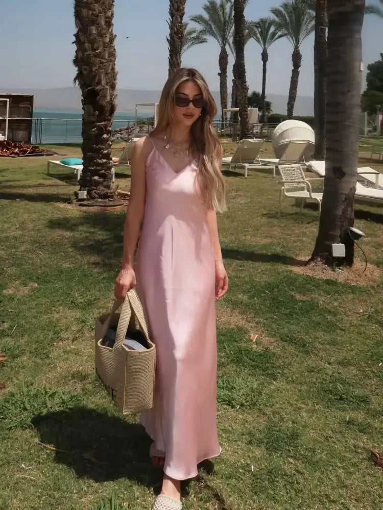 Elegant Yellow Summer Maxi Dress – Sleeveless V-Neck with Spaghetti Straps